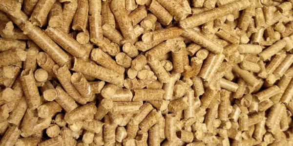 Co to jest pellet, jak powstaje i jakie są jego zalety.